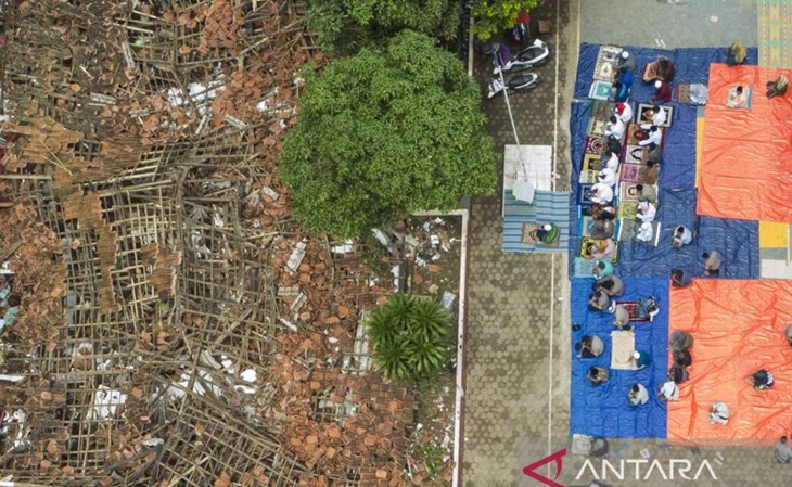 Tim SAR Cari Korban Gempa Cianjur Terakhir Terlihat Bergelantung di Pohon