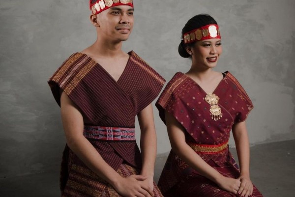 Pakaian Adat 5 Suku di Sumatra Utara