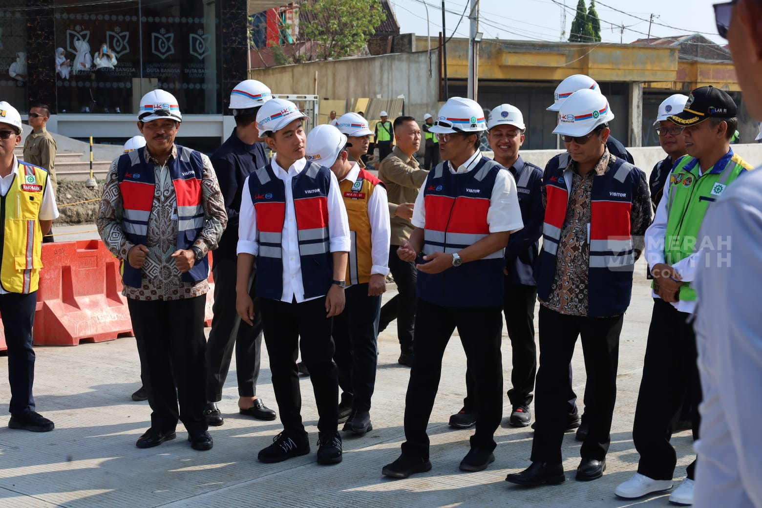 Gibran Tinjau Proyek Elevated Railway Joglo di Solo, Progres Pekerjaan Capai 85 Persen