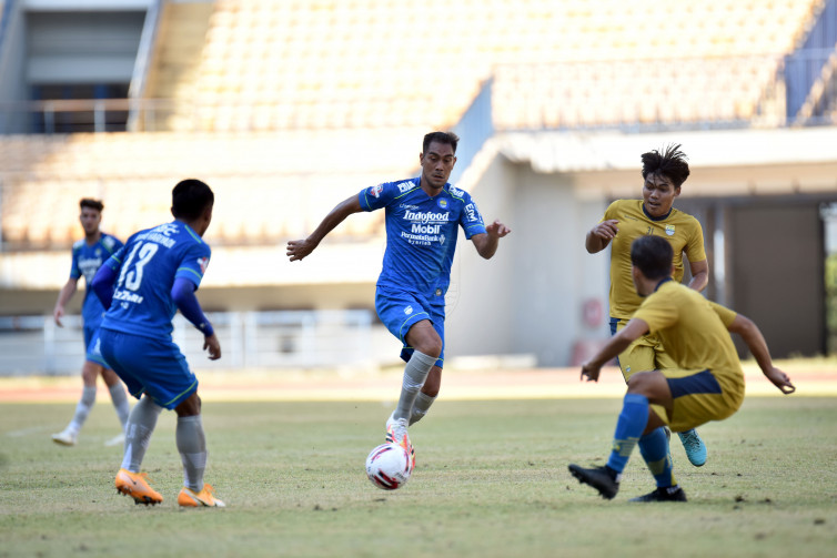 Persib Menang 26-0 dan 5-1 di Laga Uji Coba, Ini Penilaian Robert Alberts