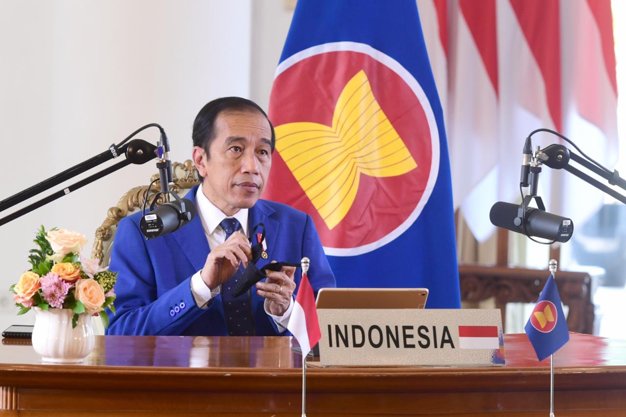 Presiden Joko Widodo menghadiri rangkaian KTT ke-37 ASEAN secara virtual dari Istana Kepresidenan Bogor, Jawa Barat. (Foto: Biro Pers Setpres/Muchlis Jr)T
