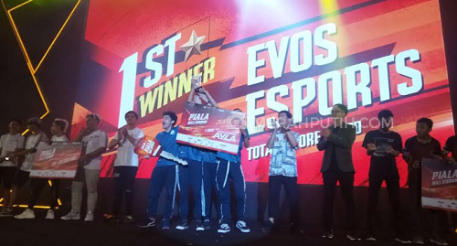 Gibran Berikan Mobil LCGC ke Pemenang Turnamen eSport Free Fire di Solo