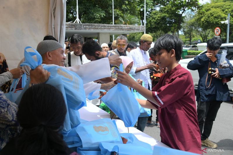 5.000 Paket Dibagikan, Ini Isi Bingkisan Suvenir Open House Lebaran Perdana Prabowo di Istana