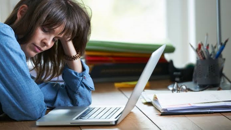 3 Tips Lawan Kantuk saat Jam Kerja, Dijamin Ampuh!