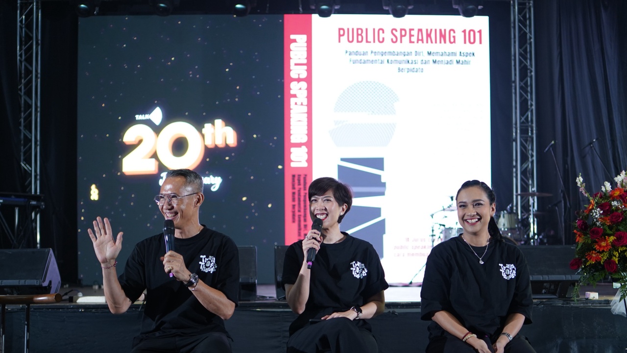 20 Tahun di Industri Komunikasi, TALKINC Luncurkan Buku Perdananya
