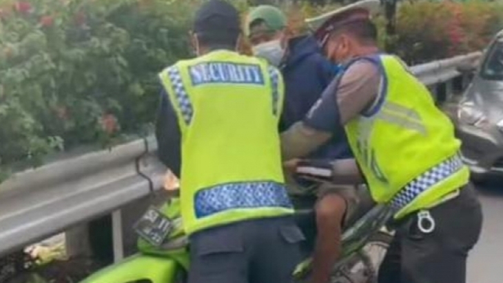 Pengendara Motor Nekat Masuk Jalan Tol Sejauh 37 Kilometer, Tertangkap di Semanggi