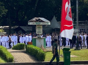 Rombongan dan Keluarga Antar Kepala Daerah Terpilih Dilantik di Istana Negara
