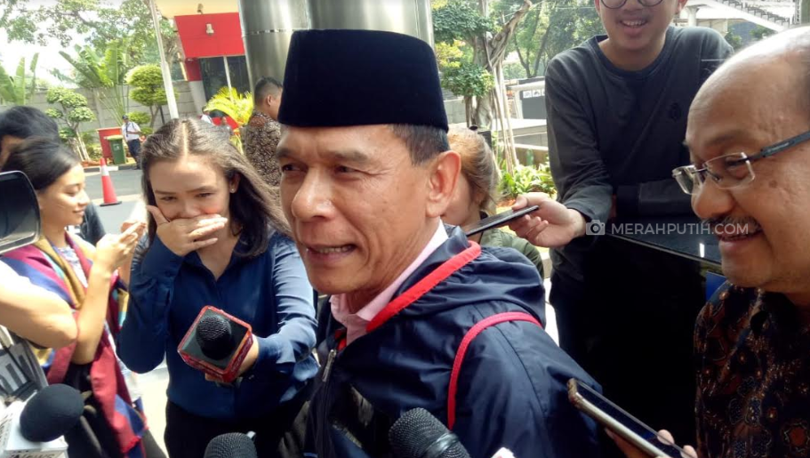 Anggota BPK Rizal Djalil telah ditetapkan sebagai tersangka dalam kasus suap Kemen PUPR