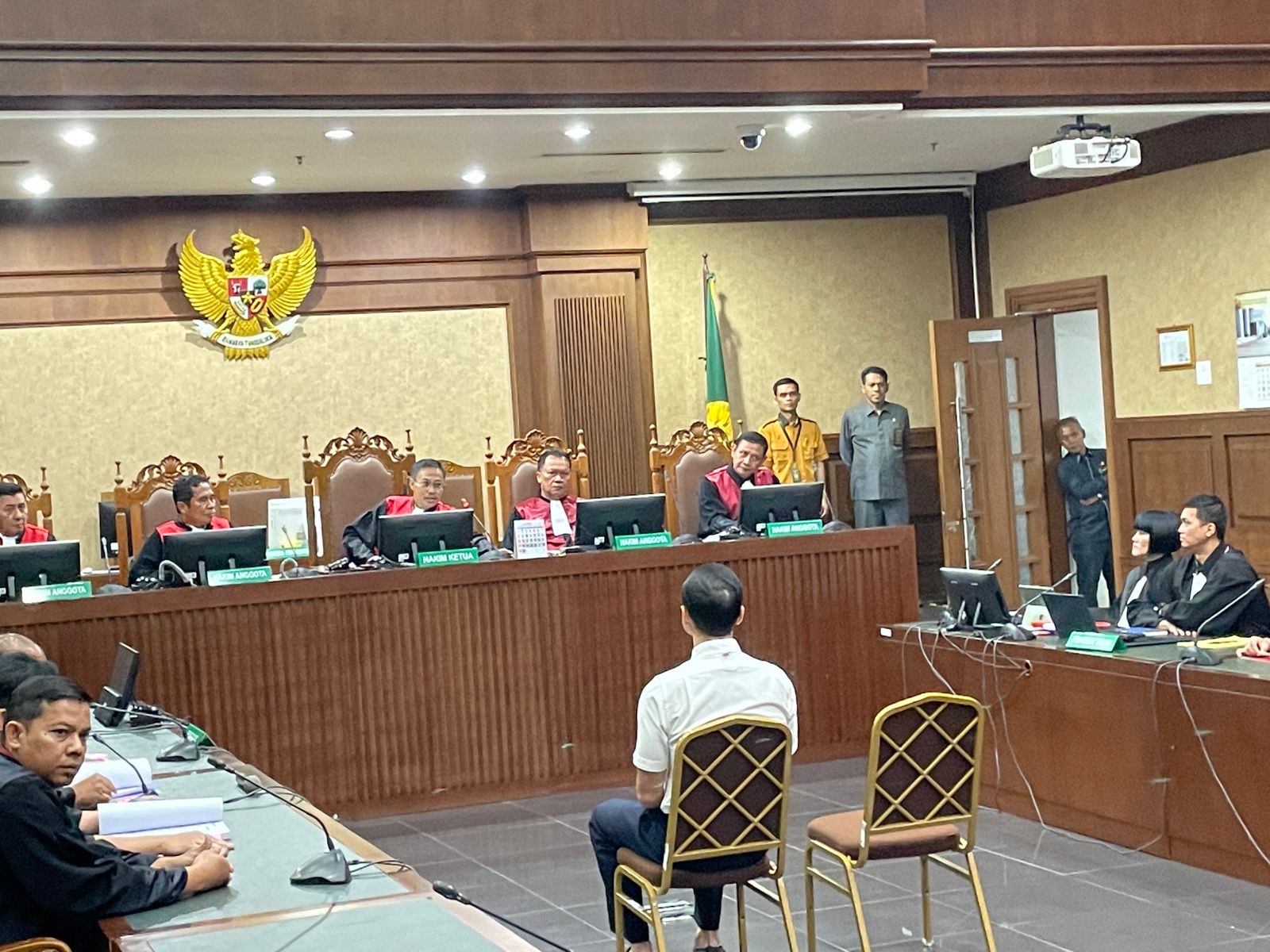 Jaksa Ungkap Harvey Moeis Rugikan Negara Rp 300 T di Sidang Perdana Kasus Timah