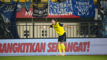 Piala Presiden 2025: Oxford United Kalahkan Arema FC dengan Skor 0-4
