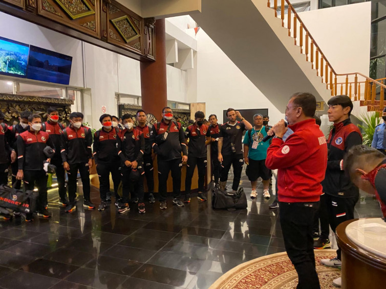 Skuat Timnas Indonesia U-23 tiba di Bandara Soekarno-Hatta, Tangerang, Senin (23/5). (BolaSkor.com/Taufik Hidayat)