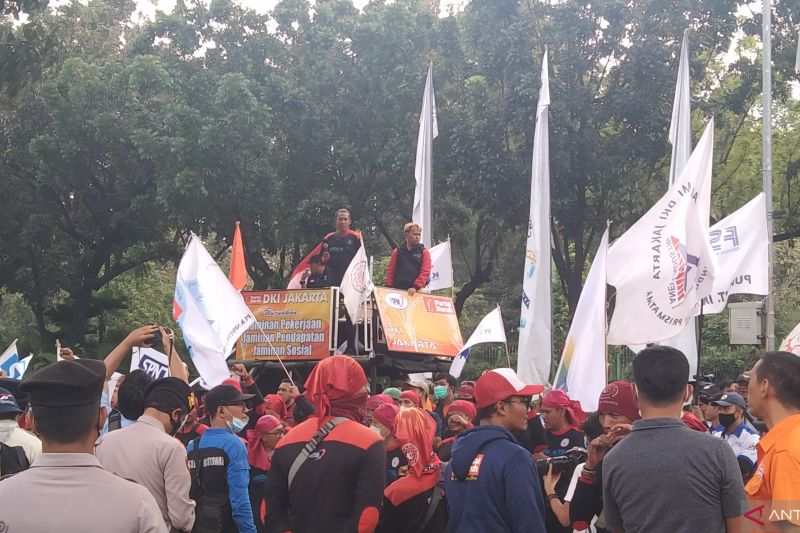 Kader PDIP Tak Setuju Anies Banding UMP 2022