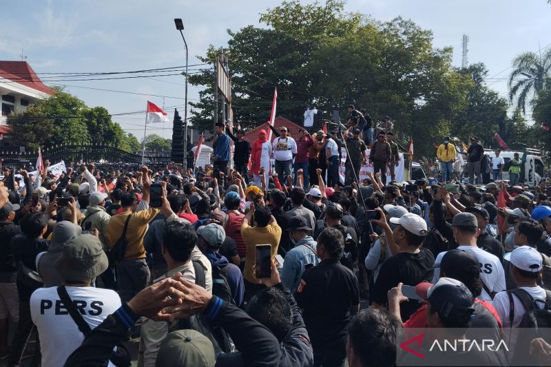 Demo Desak Bupati Pati Mundur, DPR Minta Pusat dan Provinsi Turun Tangan