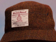Tampil Kece dengan Fashion Item ala Stussy dan Harris Tweed