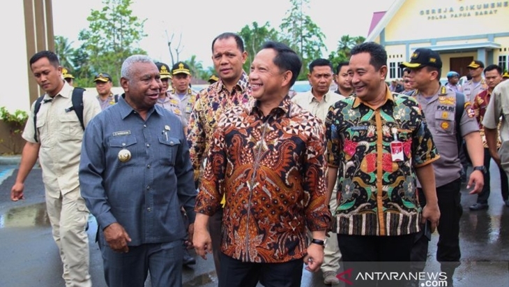Bandingkan Jakarta dengan Beijing, Mendagri Tito Dianggap Ngawur