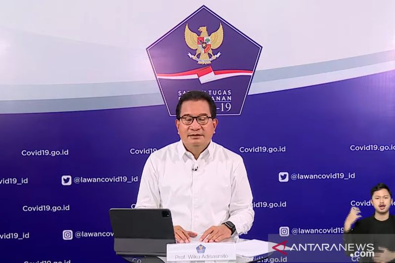 Koordinator Tim Pakar dan Juru Bicara Penanganan COVID-19 Pemerintah Prof. Wiku Adisasmito dalam Keterangan Pers Juru Bicara Pemerintah untuk Penanganan COVID-19 secara daring di Jakarta, Selasa (21/12/2021). (ANTARA/Hreeloita Dharma Shanti)