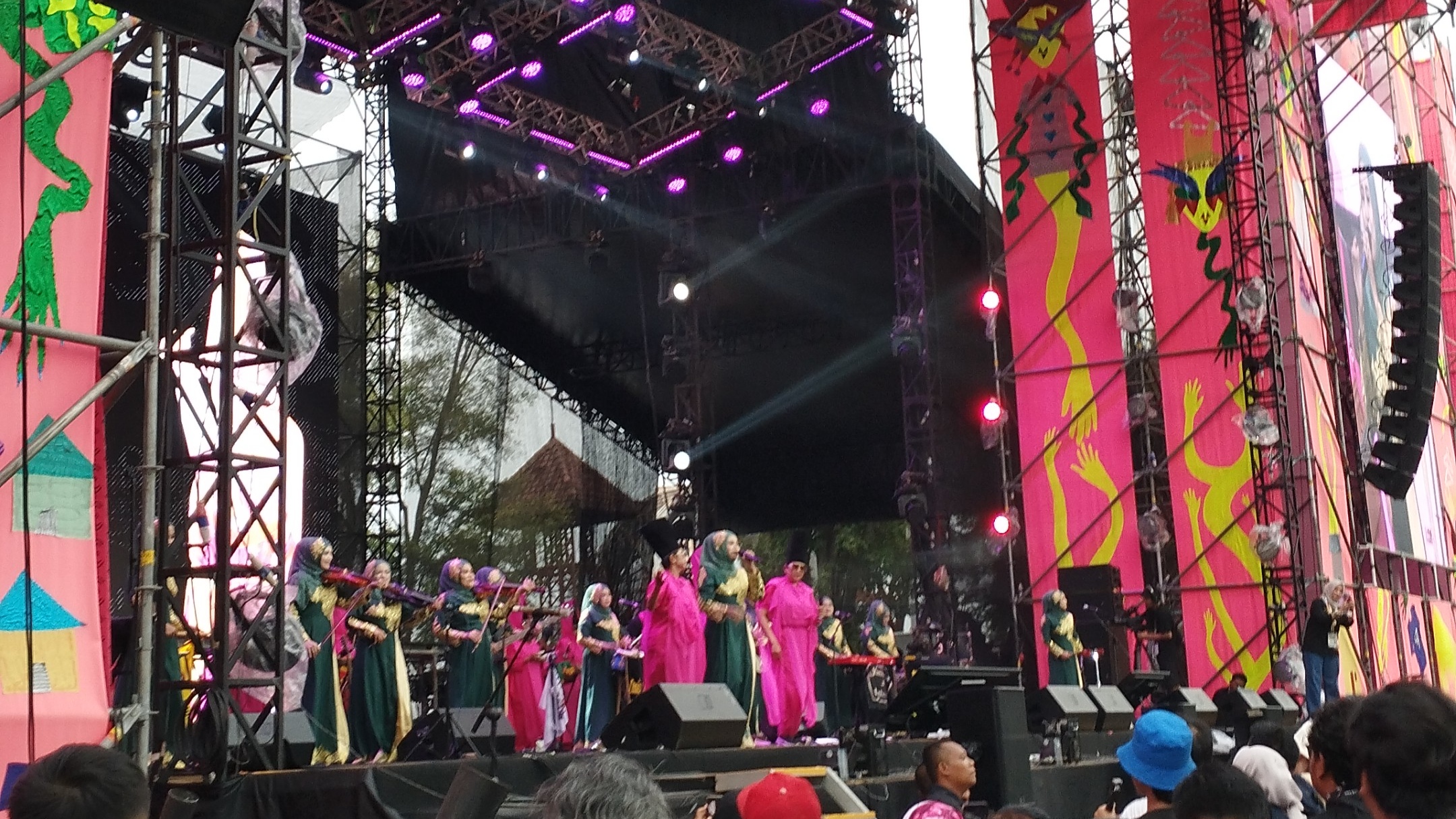 Ras Terkuat di Bumi Guncang Synchronize Fest 2025, Nasida Ria dan Mother Bank Berhasil Pukau Penonton!