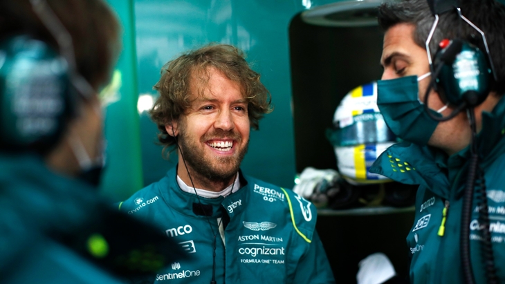 Sebastian Vettel Isyaratkan Kembali Balapan di F1