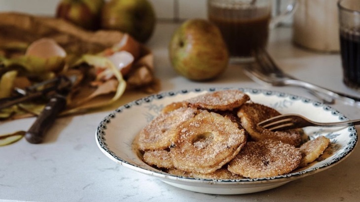 4 Resep Camilan Unik Berbahan Apel, Ada Permen Jadul Juga