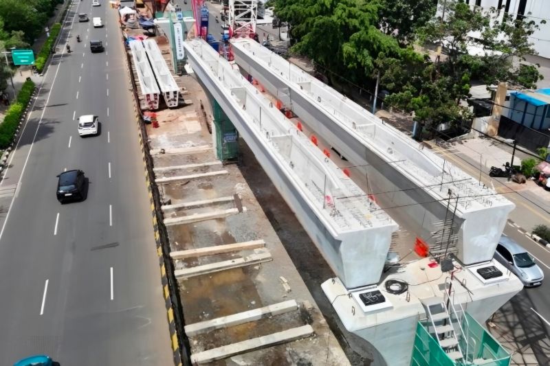 Proyek LRT Manggarai Mulai Pengangkatan Balok Grider