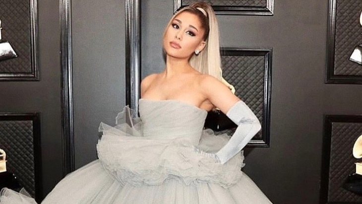 Ariana Grande Serukan untuk Serius Hadapi Corona