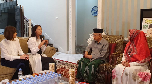 Dikunjungi Artis, Ma'ruf Amin Mengaku Bahagia
