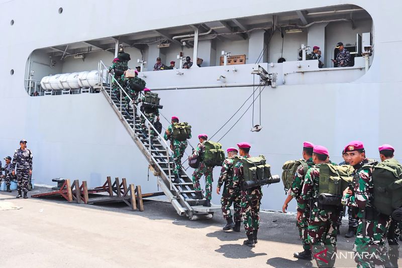 TNI AL Kirim 217 Personel Bantu Mengobati dan Pemulihan Korban Gempa NTT 