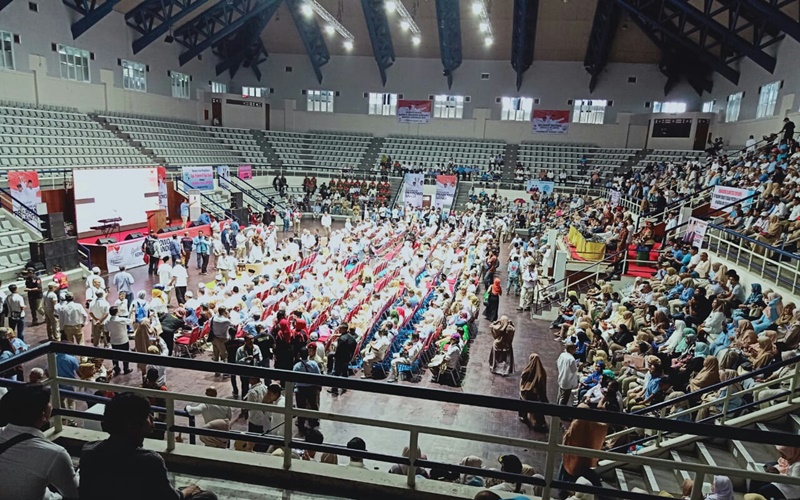 Massa pendukung Prabowo-Sandi di Padepokan Pencak Silat TMII 