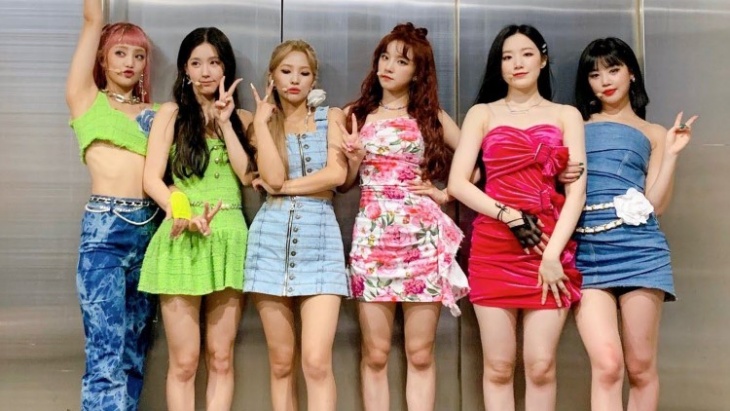 Ketika Stylist K-Pop Dikecam Akibat Pakaian Kontroversial