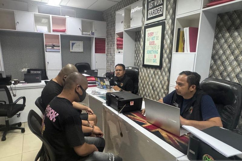 Polisi Bandara Soetta Gagalkan Pengiriman 10 WNI ke Kamboja, Direkrut Melalui Iklan di Facebook