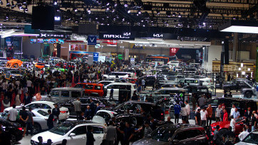 Libur Akhir Pekan, Pecinta Otomotif Padati Pameran GIIAS 2025 di ICE BSD CITY 
