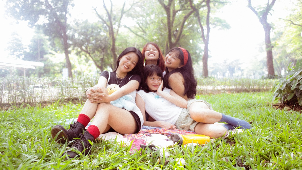MADMAX Rilis EP Perdana 'Neither The Same', Angkat Kisah Girlhood dan Perjalanan Emosional