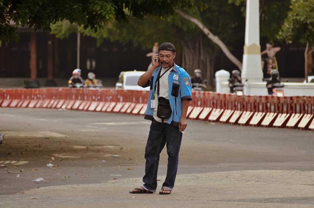 Prittttt! Begini Ketangguhan Petugas Parkiran