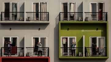 Senam Pagi Penghuni Rumah Singgah Karantina Covid-19 