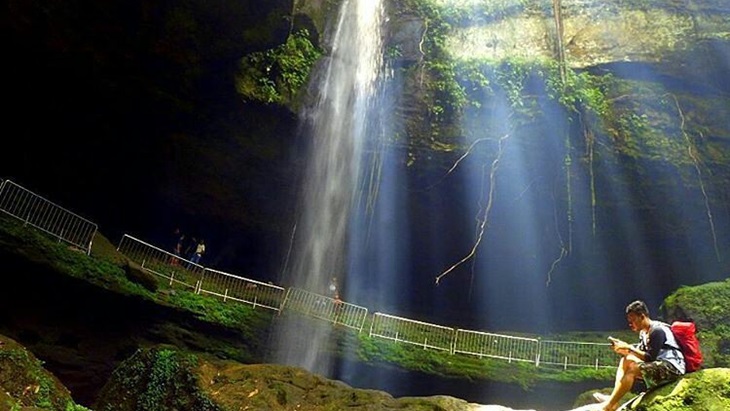 Air Terjun Lubuak Bulan di Payakumbuh. (Instagram/@sudutpayakumbuh)