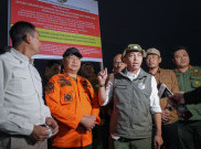 Penegakan Hukum Karhutla, Menhut Raja Antoni Segel Lokasi di Lapangan