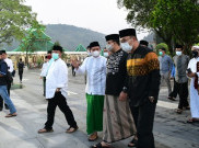 Ridwan Kamil dan Anies Salat Subuh Bareng, Bercerita Soal Pangan