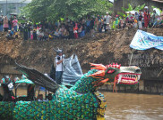 Festival Cilung 2025 Digelar untuk Peringati Hari Sungai Sedunia, 43 Perahu Botol Plastik Bekas Berlayar di Ciliwung