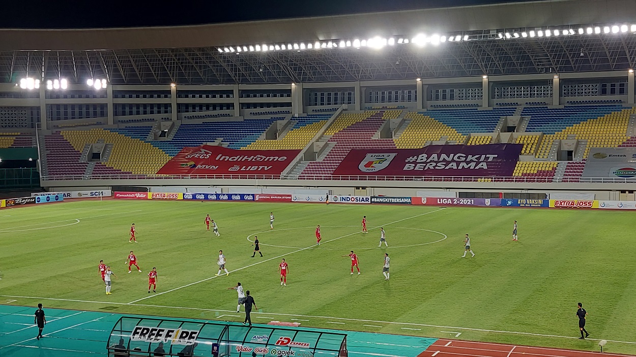 Pertandingan Liga 2 antara Persis Solo vs Persijap Jepara di Stadion Manahan Solo, Jawa Tengah berakhir imbang 1-1, Selasa (5/10) malam. (MP/Ismail)