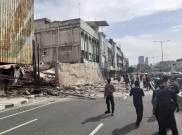 Ruko di Cideng Ambruk, Arus Lalu Lintas Dialihkan
