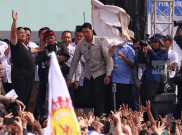 Ketika Prabowo Ingatkan Massa Buruh Cewek, Gue Presidennya Bukan Teddy