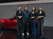 Mazda Indonesia dan Jeffry Tan Hadirkan Busana Elegan di GIIAS 2023