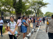 Menangkap Perjuangan Umat Demi Bisa Melihat Paus Fransiskus dari Dekat