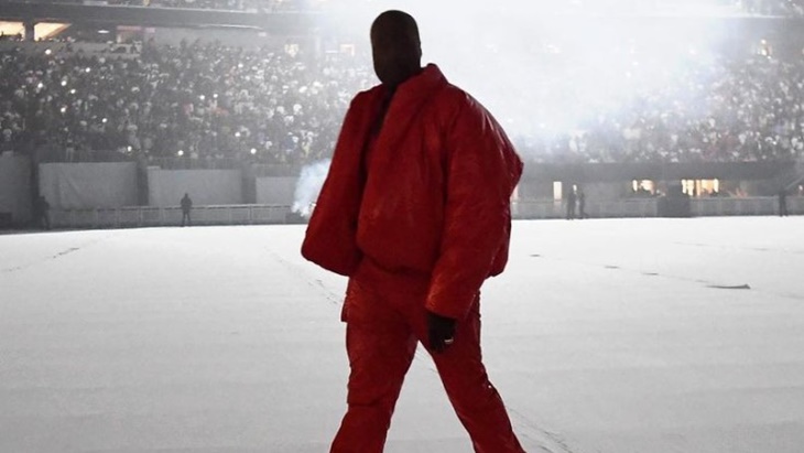Demi Listening Party 'Donda', Kanye West Bangun Rumah Masa Kecilnya di Stadium Soldier Field