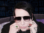 Tertimpa Properti Panggung, Konser Marilyn Manson Terpaksa Dihentikan
