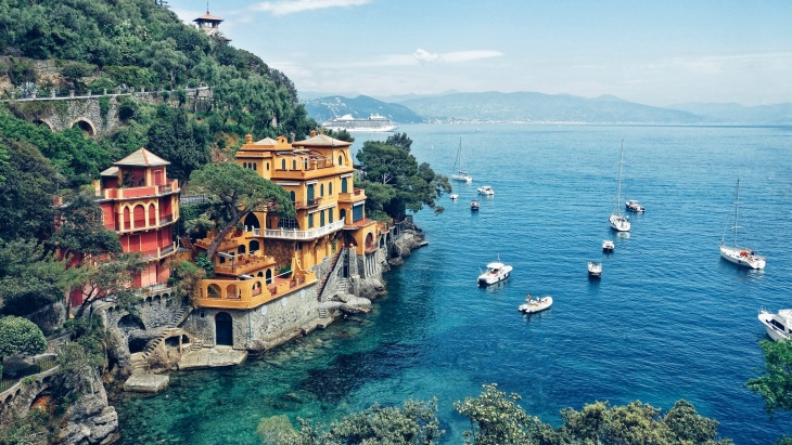 Italia Terapkan Denda untuk Turis yang Selfie Terlalu Lama di Portofino