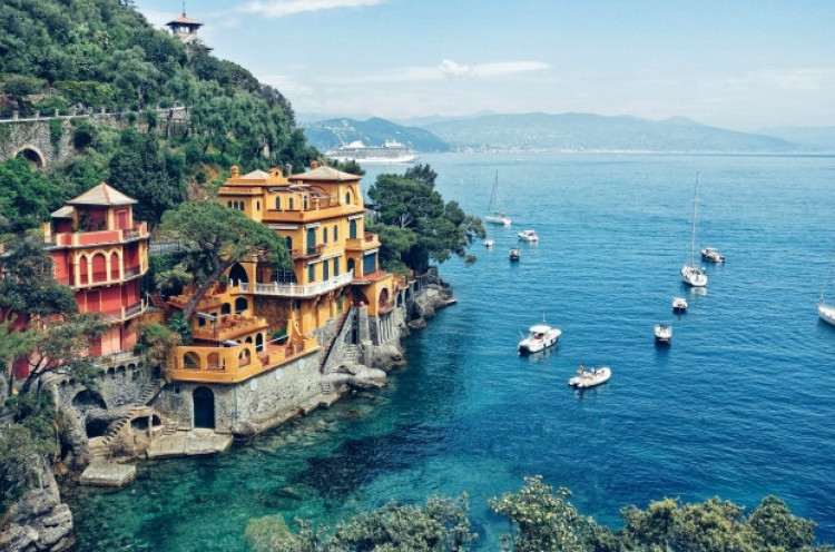 Italia Terapkan Denda untuk Turis yang Selfie Terlalu Lama di Portofino