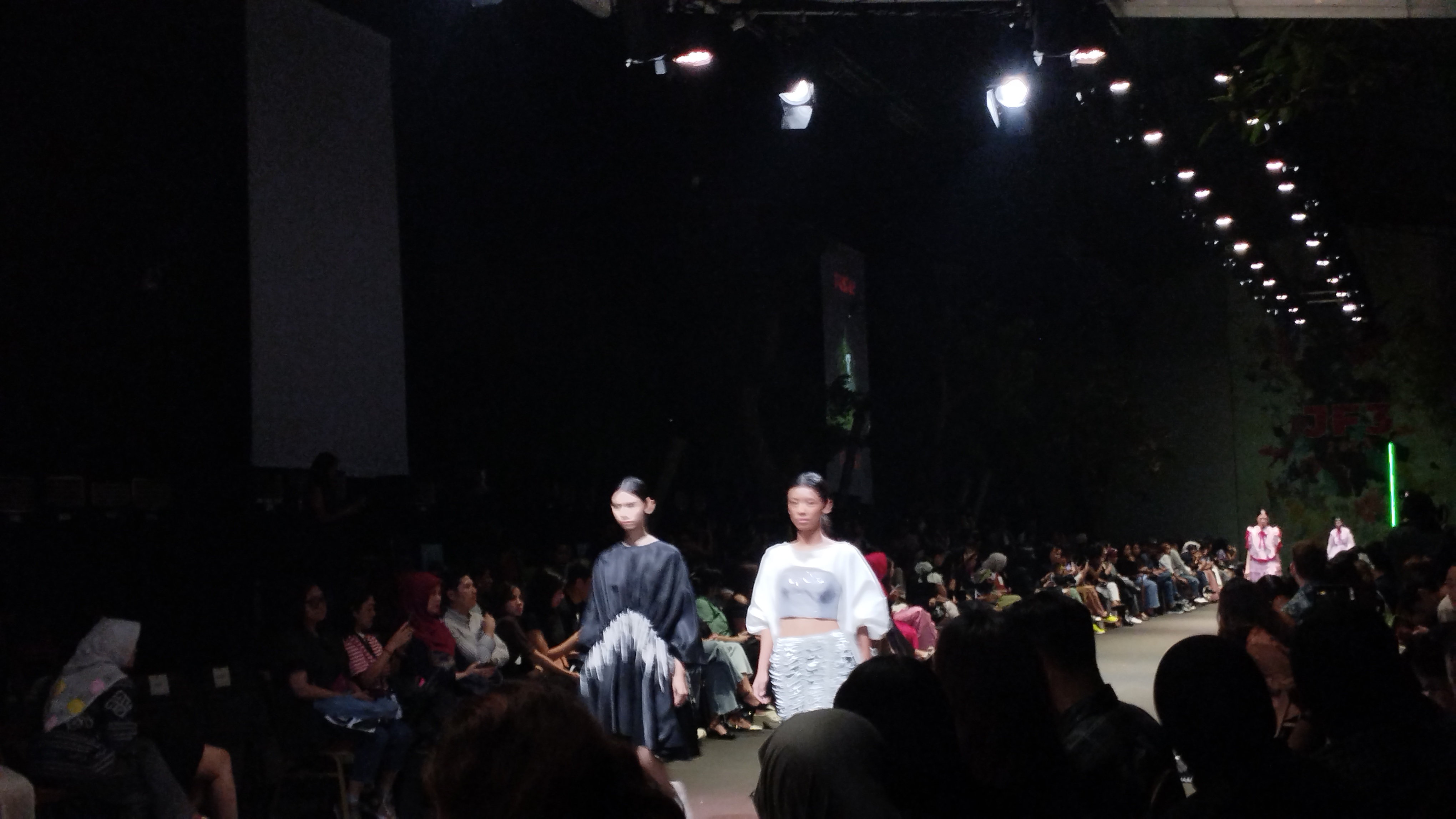 ESMOD Jakarta Pamerkan 100 Koleksi Inovatif Bertema 'Neo Designer'