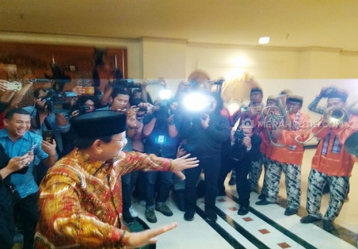 Saat Prabowo Subianto Joget Dengan Diiringi Tandjidor Betawi