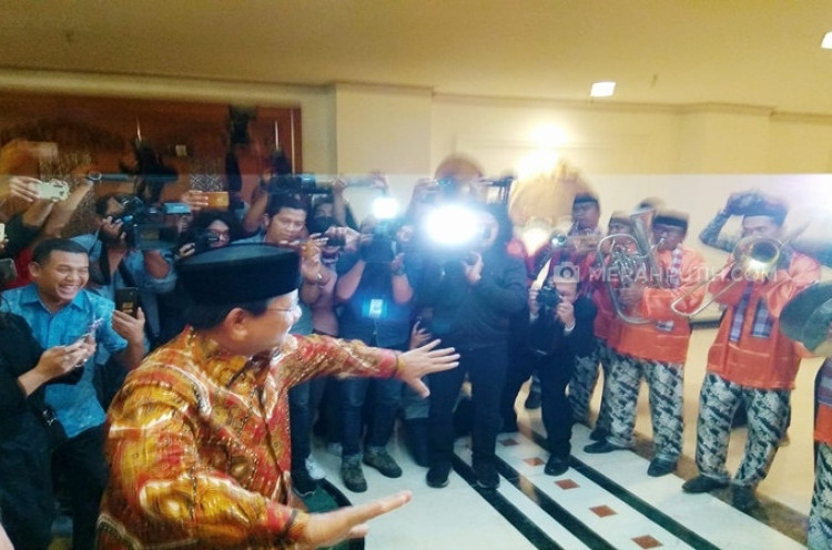 Saat Prabowo Subianto Joget Dengan Diiringi Tandjidor Betawi